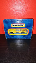 Load image into Gallery viewer, Matchbox Lamborghini Countach Yellow Original Box
